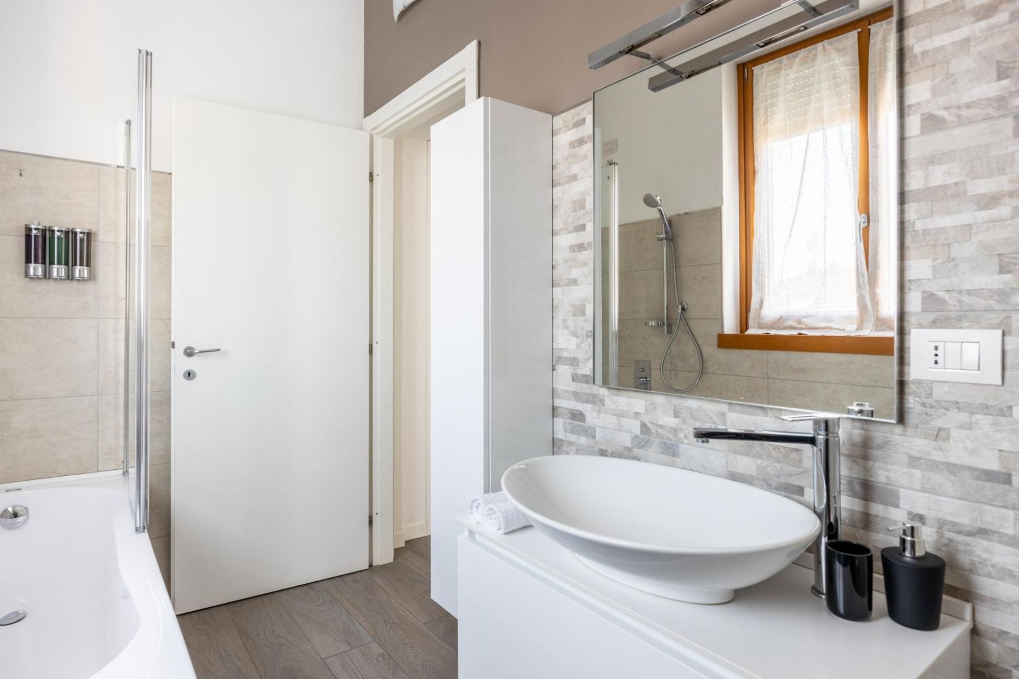 Bocconi'S Nest - Close To Duomo With Terrace Mailand Exterior foto